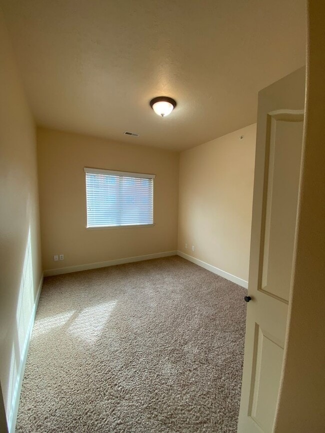 Building Photo - PHEASANT RUN CONDO (PR#37)