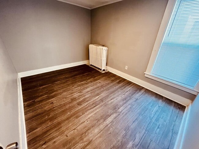 Building Photo - 153 Horton St