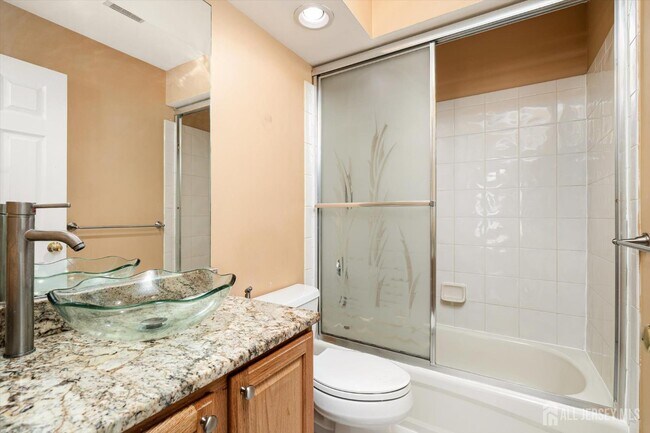Building Photo - 15 Meadowlark Dr