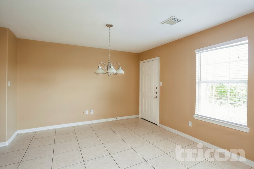 Building Photo - 6128 Silver Leaf Dr