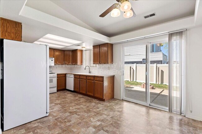 Building Photo - 928 E 1275 N