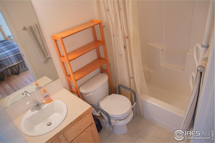 Building Photo - 1371 Saginaw Pointe Dr