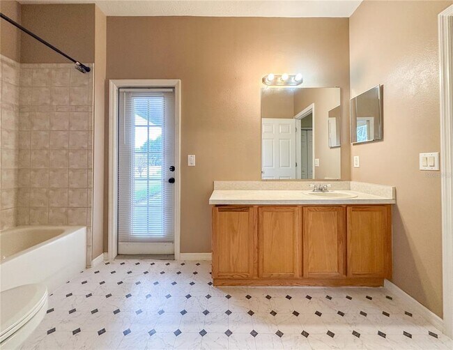 Building Photo - 2776 Cabernet Cir