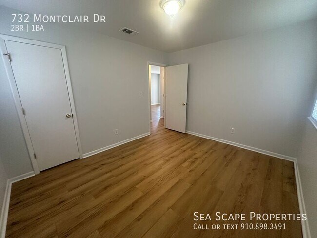 Building Photo - 732 Montclair Dr