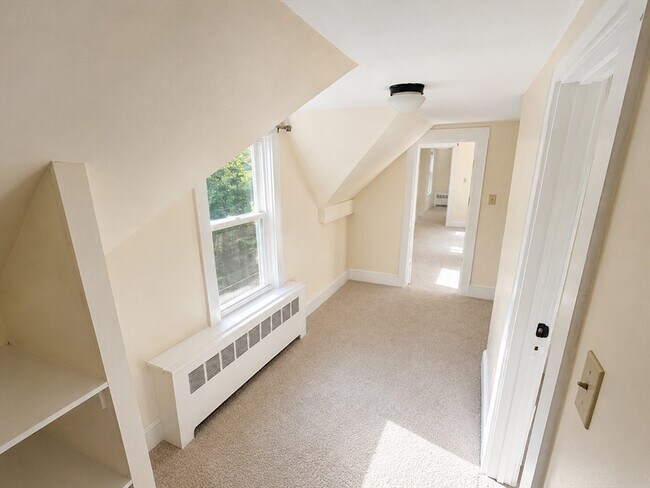 Building Photo - 491 Webster St