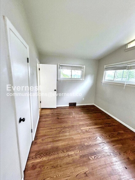 Building Photo - 1130 Trampe Ave