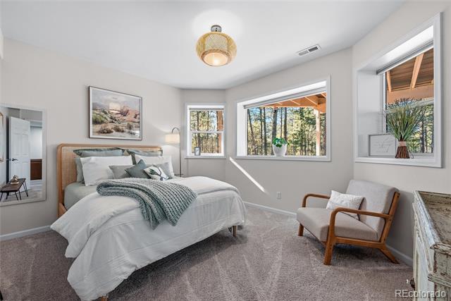 Building Photo - 450 Lariat Loop