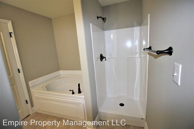 Building Photo - 3 br, 2 bath House - 10 Buckeye Lane