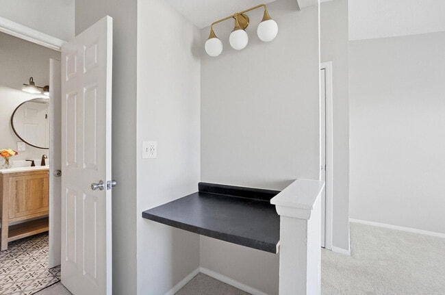 Building Photo - 315 Western Ave