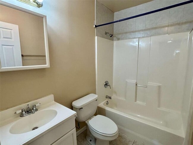 Building Photo - 540 Chandon Way