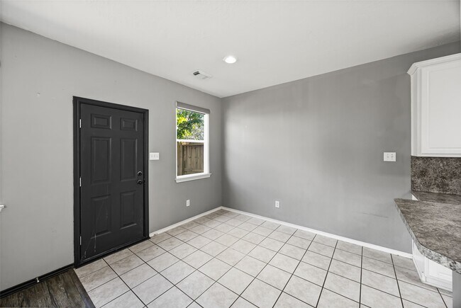 Building Photo - 12427 Oriole Lake Way