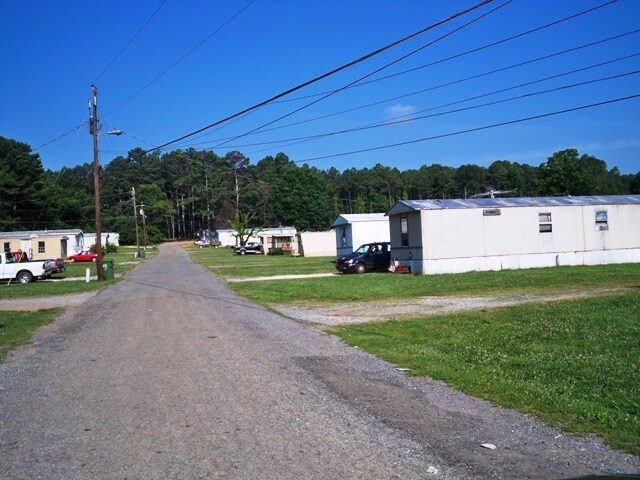Building Photo - D J's Mobile Home Park