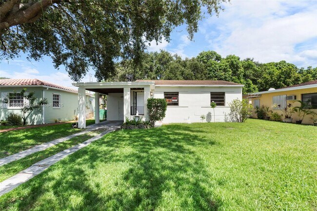 Building Photo - 301 SW 51st Ave