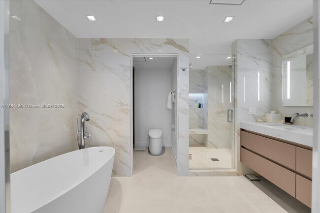 Building Photo - 6899 Collins Ave
