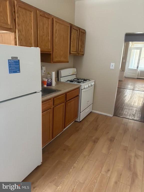 Building Photo - 5608 N Mascher St