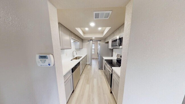 Building Photo - 2018 Shoemaker Dr