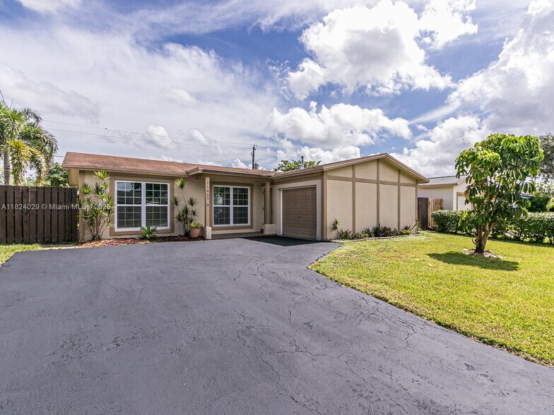 Primary Photo - 11461 NW 32nd Pl