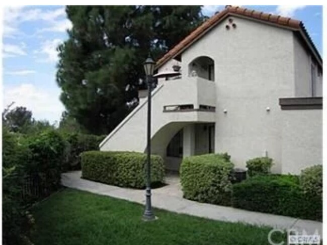 Building Photo - 23395 La Crescenta