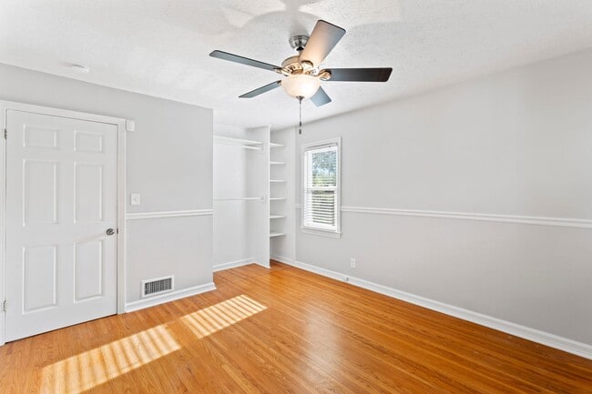 Building Photo - 4227 Hillbrook Dr