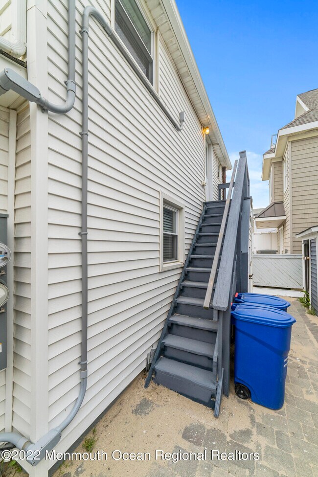 Building Photo - 171A Beachfront-