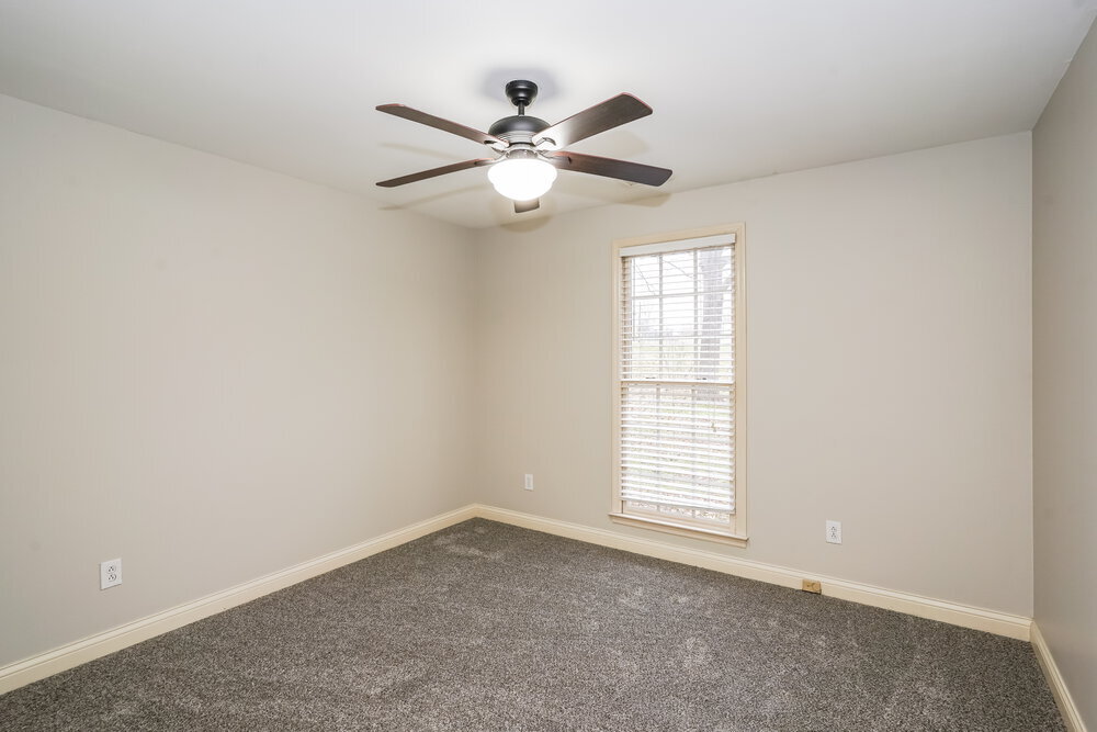 Building Photo - 104 Luna Ln