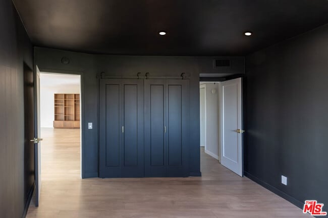 Building Photo - 8401 Fountain Ave