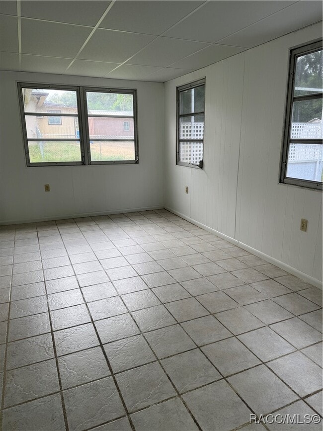 Building Photo - 6106 E Calico Ln