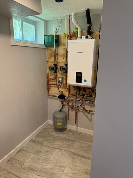 Boiler/ heating system laundry room - 29 Beechmont St