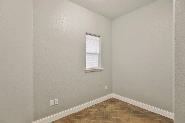 Building Photo - 3518 Rhonni Ct