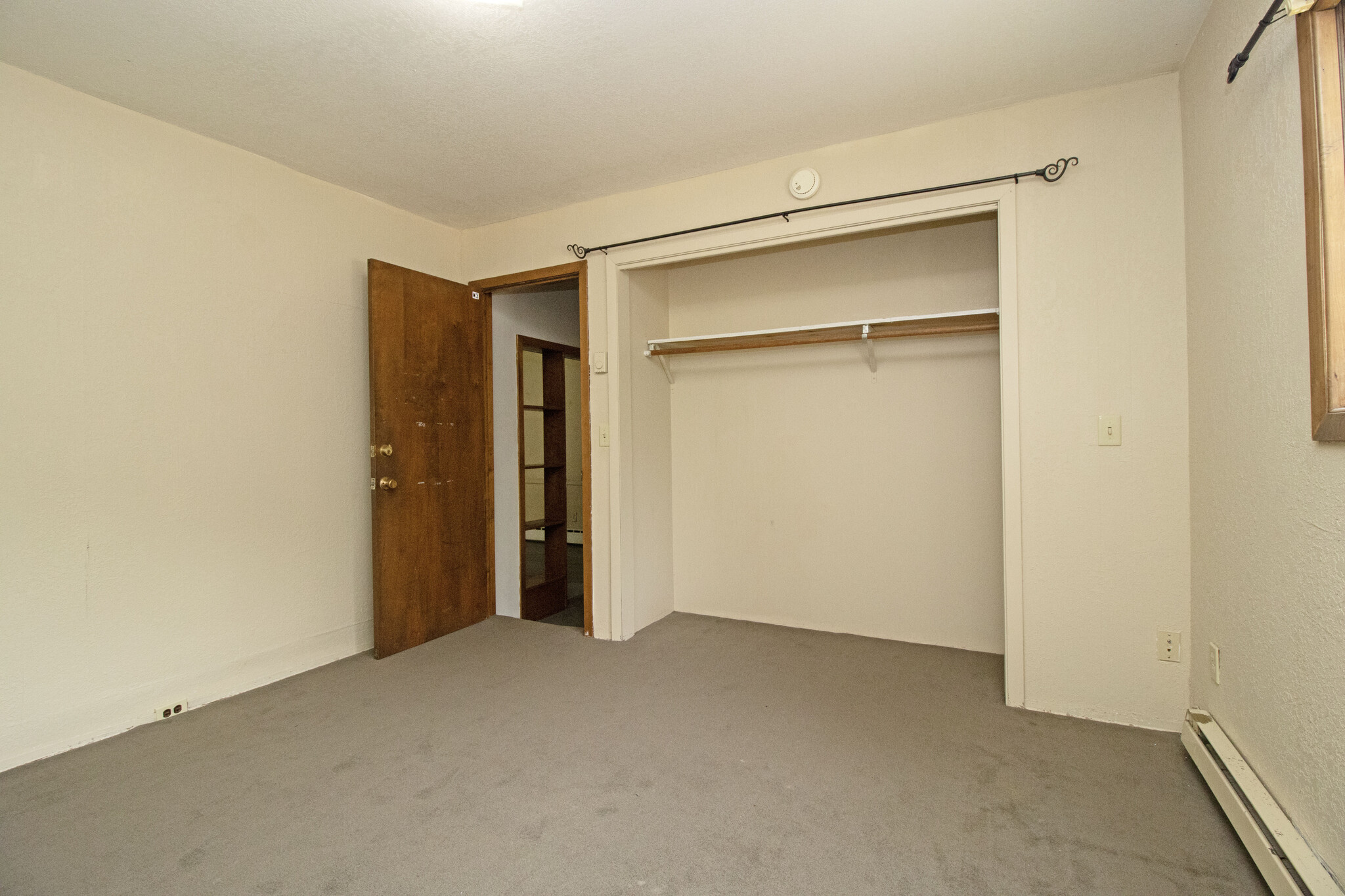 Building Photo - 815 5th Ave S