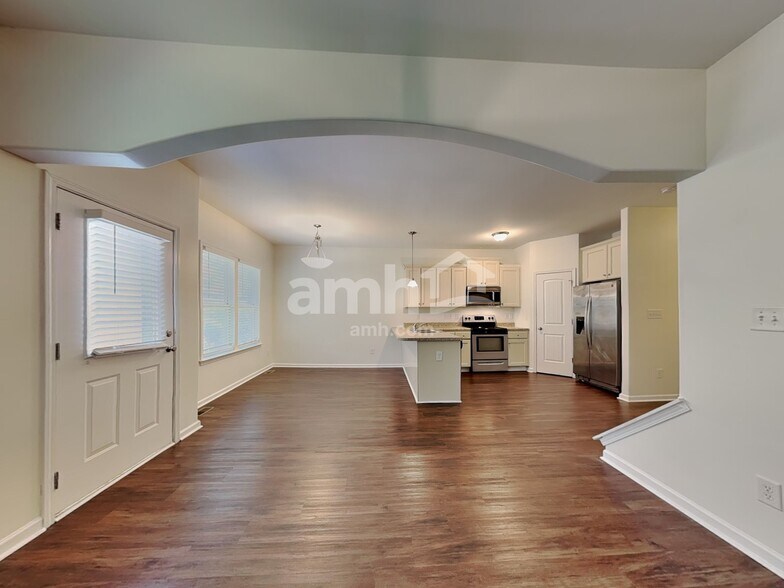 Building Photo - 108 Citrine Ct