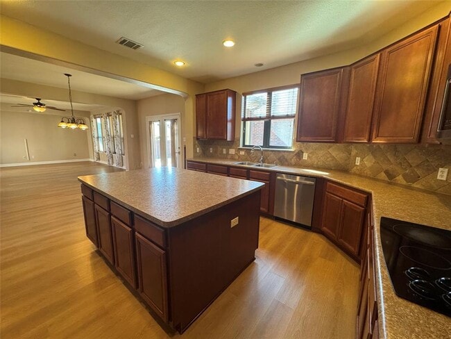 Building Photo - 500 Springbrook Rd