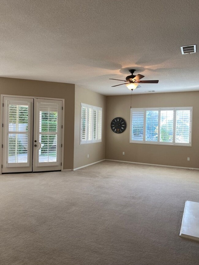 Building Photo - Beautiful Home in 55+ Community