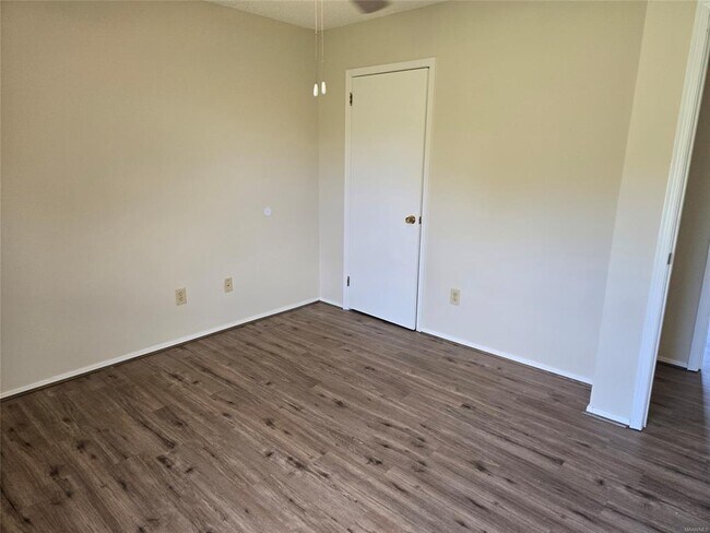 Building Photo - 262 Joyce St