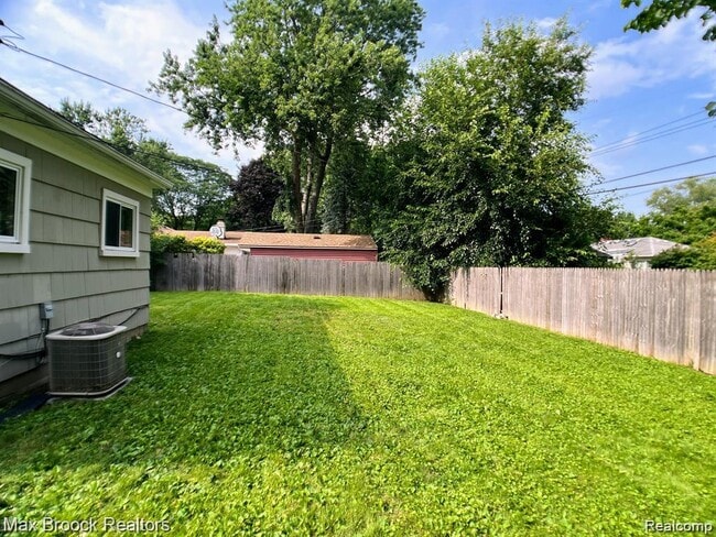 Building Photo - 27422 Lexington Pkwy