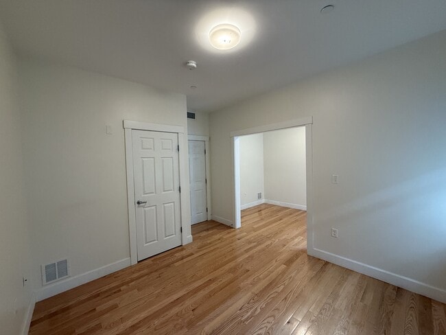 Building Photo - 367 Harvard St