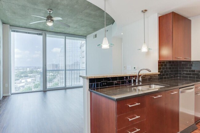 Building Photo - 3324 Peachtree Rd