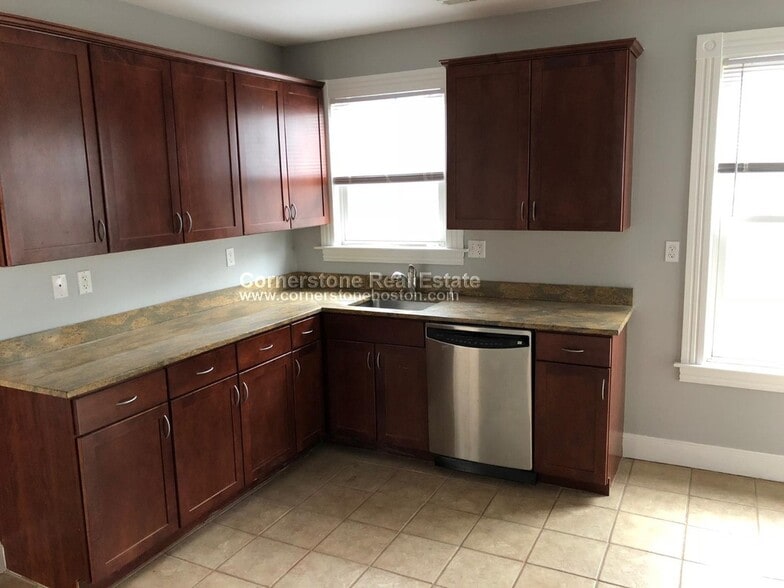 Building Photo - 122 Calumet St