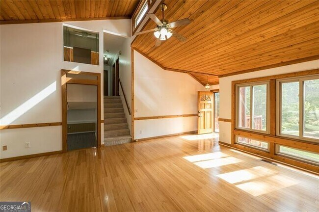 Building Photo - 4535 Kings Crossing Dr NE