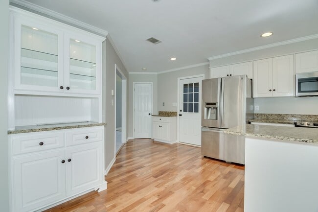 Building Photo - 486 Granite Point