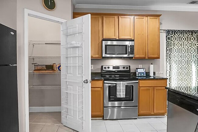 Building Photo - 1519 Thoroughbred Blvd