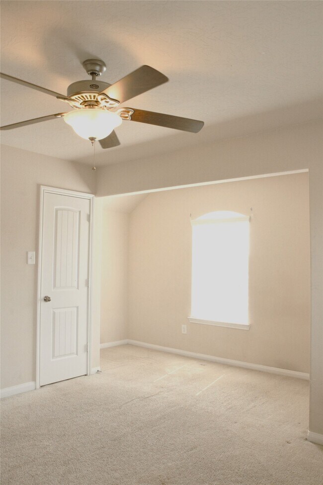 Building Photo - 24834 Colonial Maple Dr