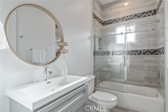 Building Photo - 19148 W Oxnard St