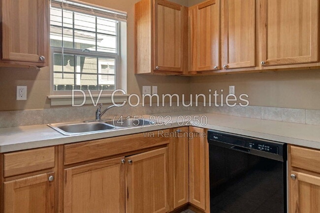 Building Photo - 1413 SW 27th St