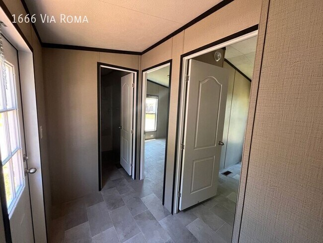 Building Photo - 1666 Via Roma Dr