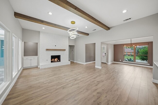 Building Photo - 4008 Hatherly Dr