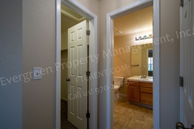 Building Photo - 5225 White Willow Dr