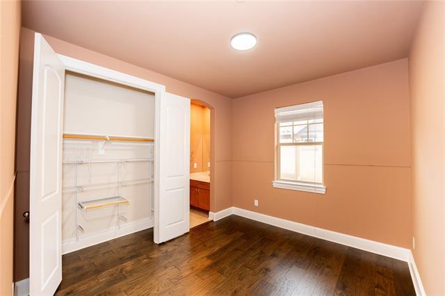 Building Photo - 675 Senda