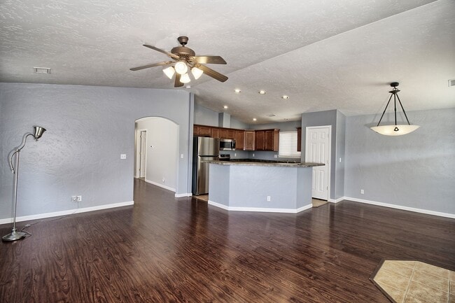 Building Photo - Lovely 3 bedroom, 2 bath home for rent in ...