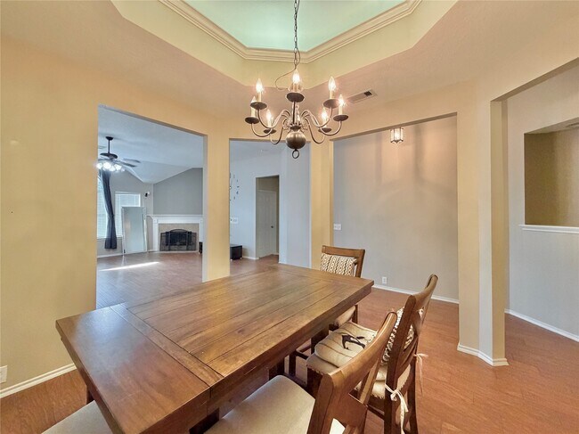 Building Photo - 5511 Baldwin Elm St